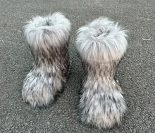 Load image into Gallery viewer, Fur Boots
